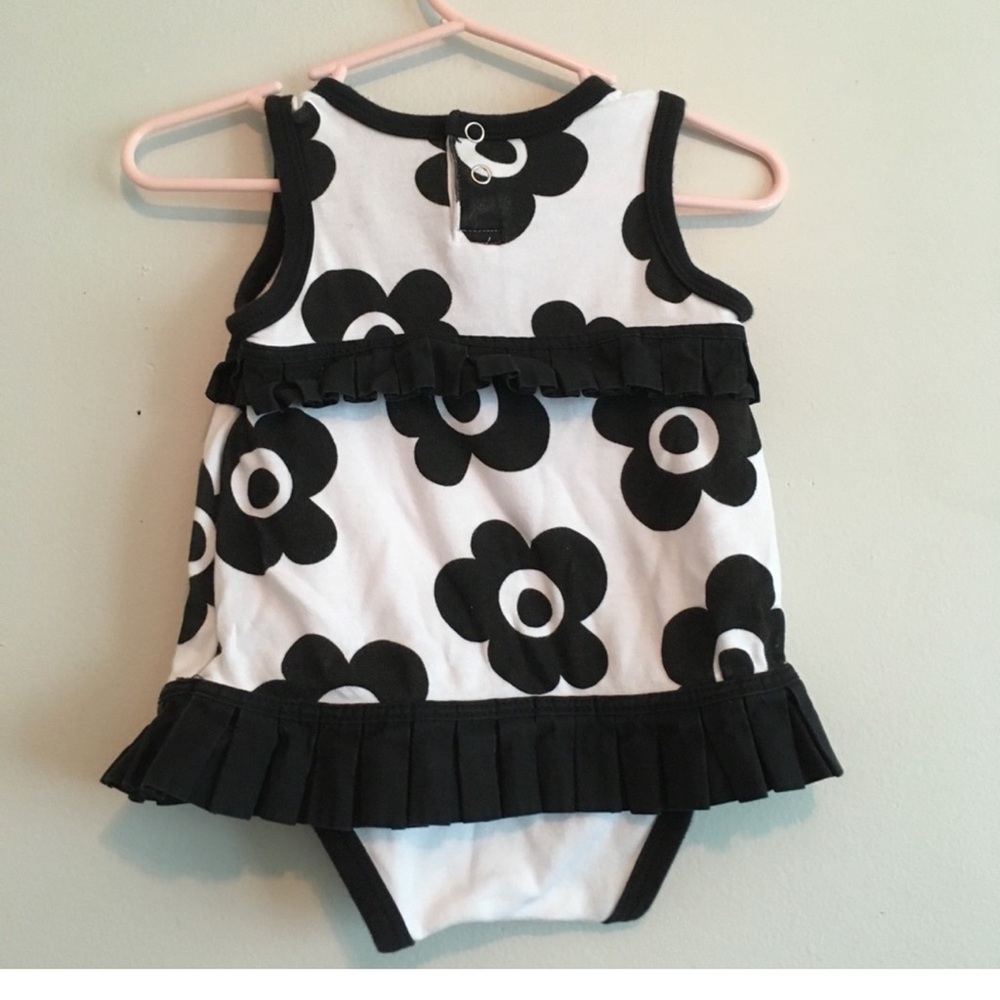 Mud Pie black and white floral onesie with bow - Picture 4 of 5